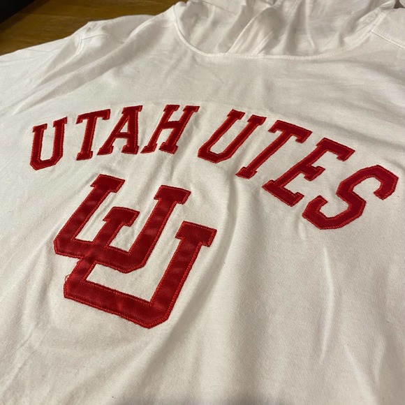 Under Armour Utah Utes Team Issue Throwback Short Sleeve Hoodie Men’s Sz SM - Picture 3 of 7